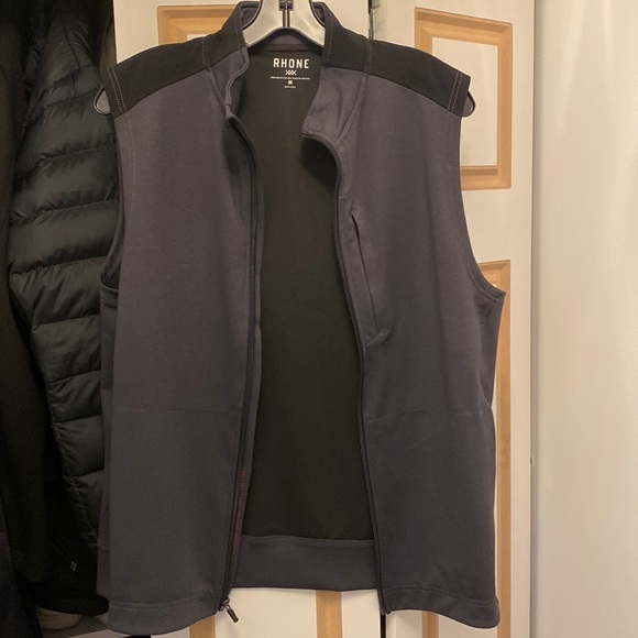 RHONE Other - Rhone hitch vest - black heather medium